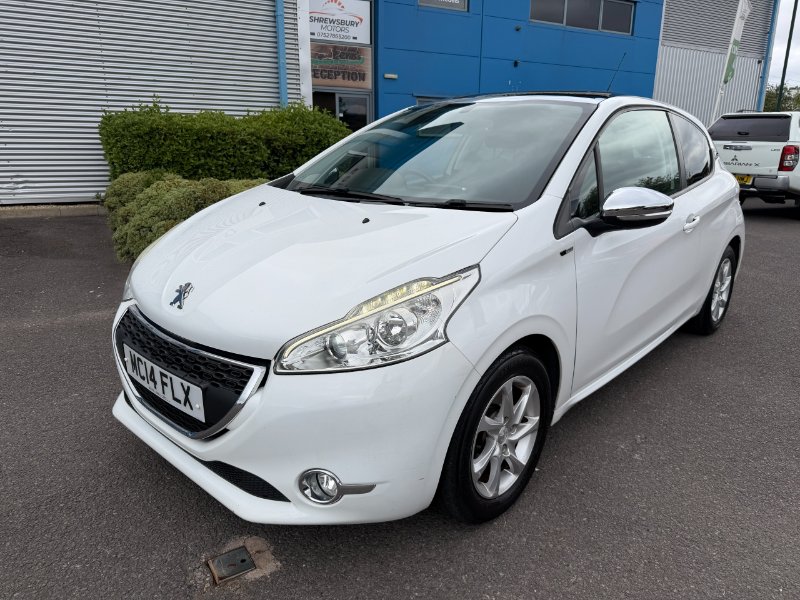 2014 Peugeot 208 Hatchback 1.2 VTi Style Hatchback 3dr Petrol Manual Euro 5 82 ps